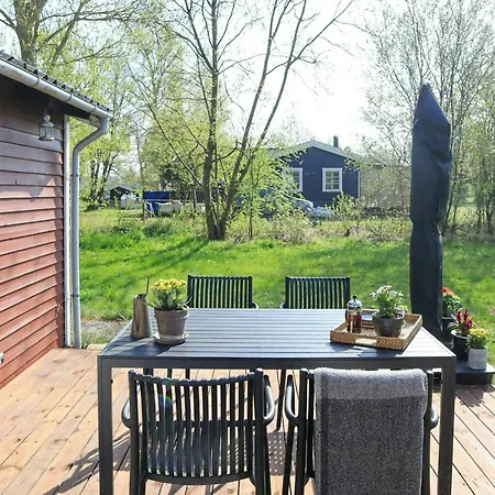 Red Summer House Near Reerso With Field Views Nyaraló