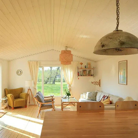 Red Summer House Near Reerso With Field Views Nyaraló Gørlev