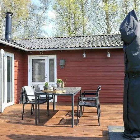 Red Summer House Near Reerso With Field Views Gørlev
